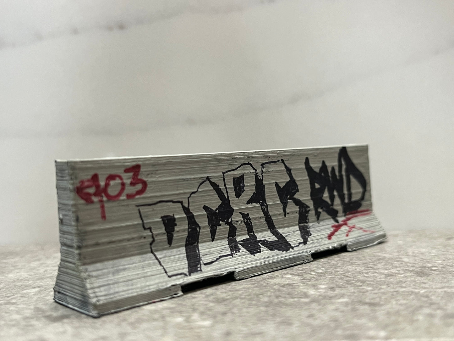 Customizable Jersey Track Graffiti Barrier, 1:25 Scale (set of 3)